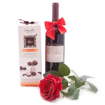 ג'קרטה פרחים- יין אדום רומנטי ומתוקים זר פרחים/סידור פרחים