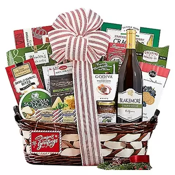 Raleigh Florista online - Delicious Wishes Holiday Basket Buquê