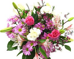 fiorista fiori di Trondheim- Un delicato tocco di rosa Bouquet floreale