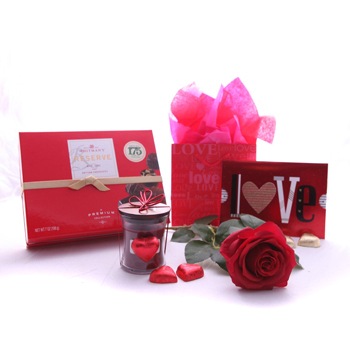 Ставангер онлайн магазин за цветя - Романтични аксесоари Букет