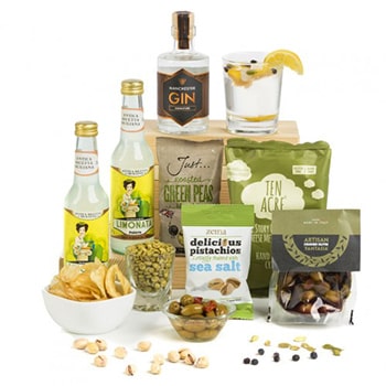 Leeds online Florist - Right Time for Gin Gift Basket Bouquet