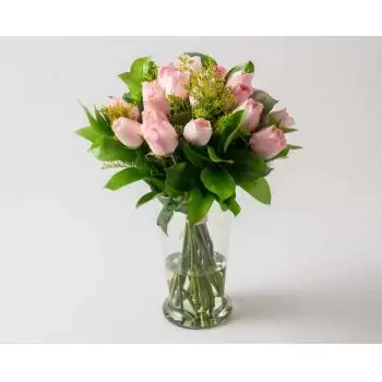 Andiroba flori- Aranjament de 18 trandafiri roz și frunze ghi Floare Livrare
