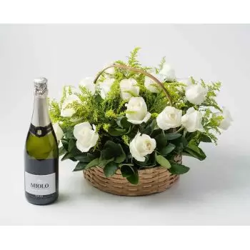 Белем цветя- Кошница с 24 бели рози и пенливо вино Цвете Доставка