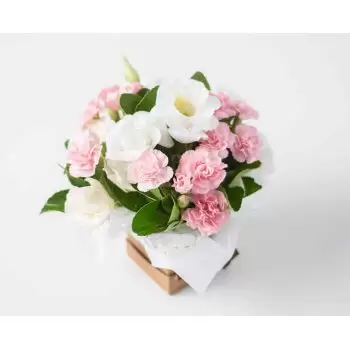 بائع زهور أغوانيل- ترتيب من الزهور الحقل في نغمات الوردي زهرة التسليم