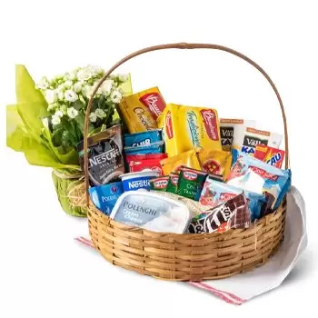 Recife online Florist - Coffee Basket with Chocolate and Flowers Bouquet