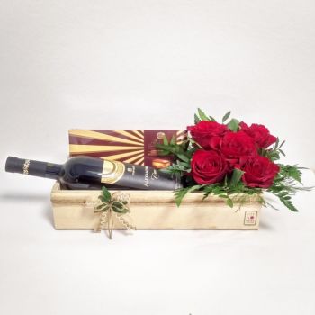 Център Жупа цветя- Коледна кутия Букет/договореност цвете
